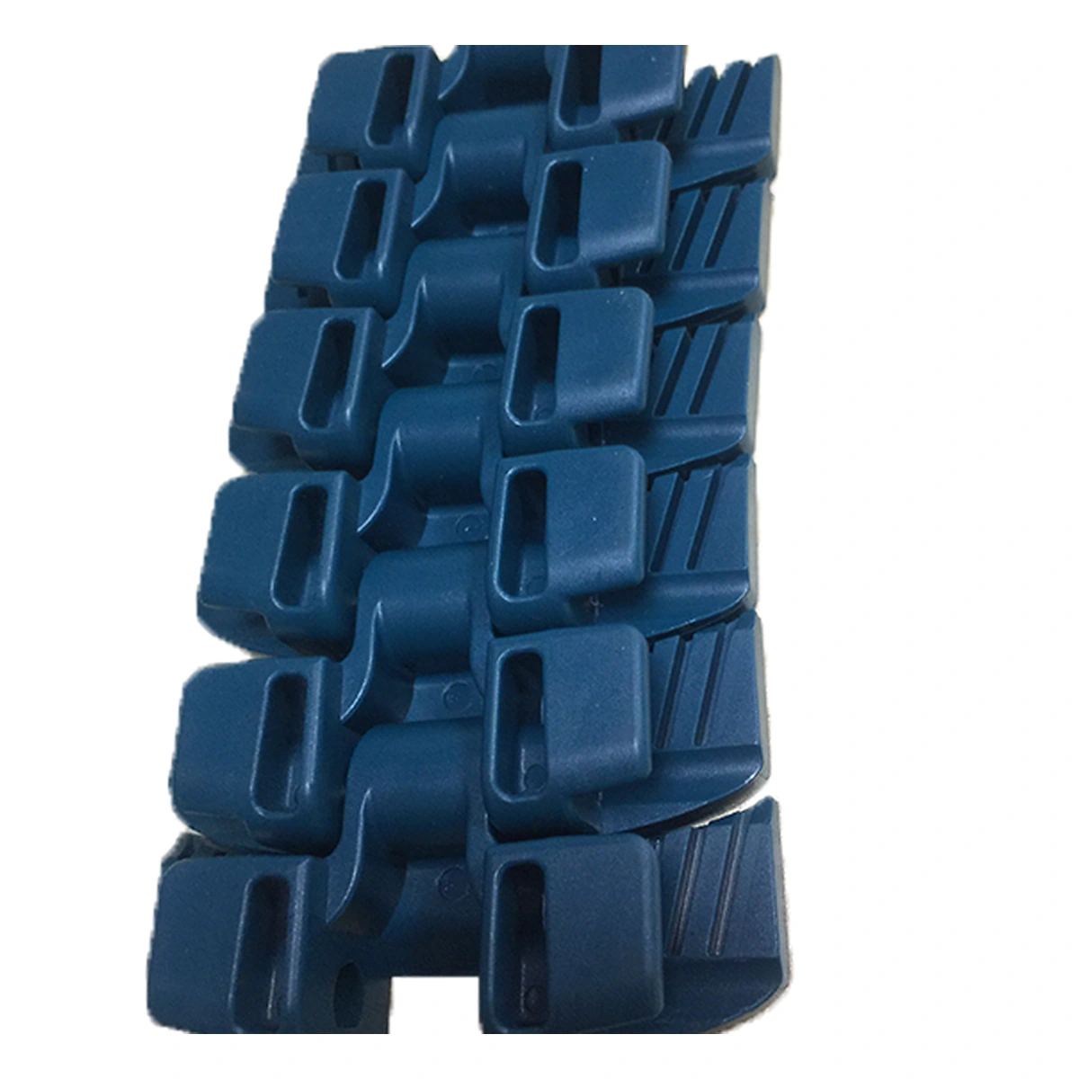 1060 Heavy Duty Side Flexing Chain — detail view