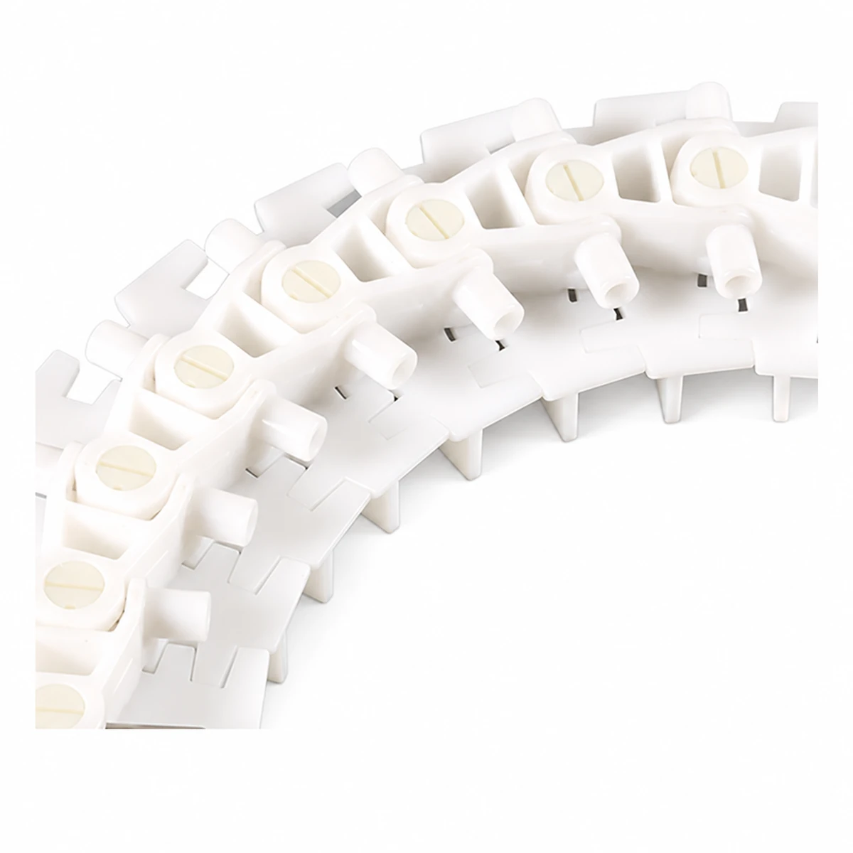83H Cleated Flexible Chain — detail view 2